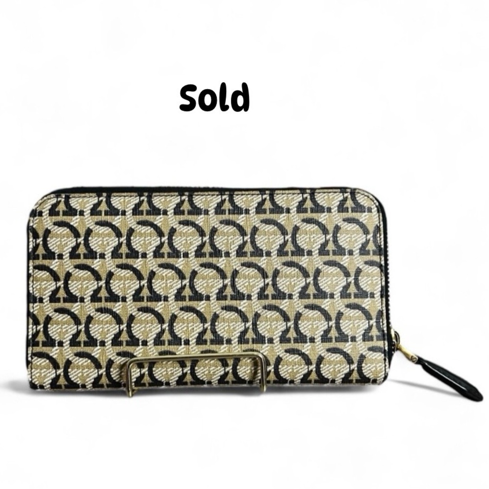 Salvatore Ferragamo zipper wallet